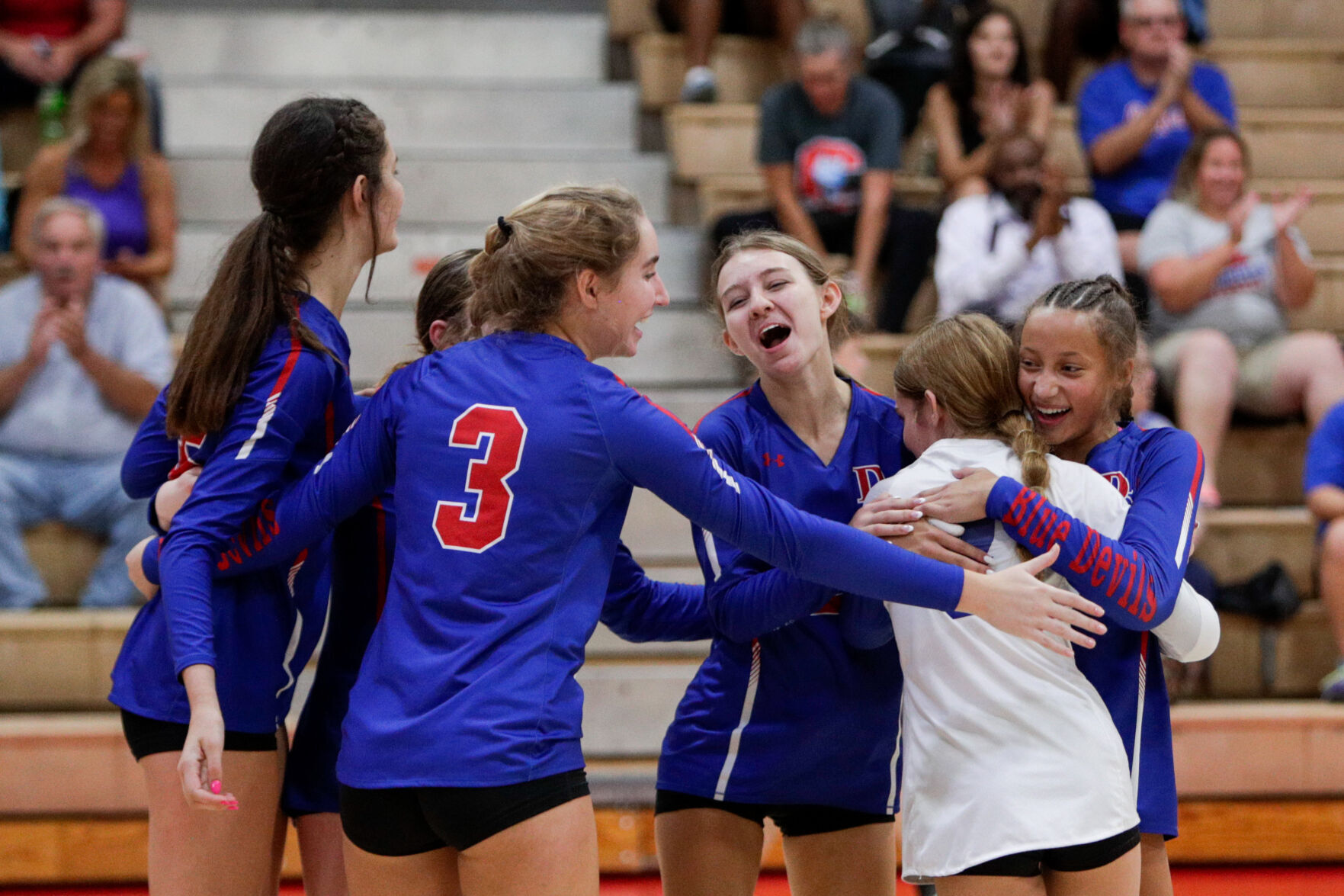 092022-qc-spt-central-west vball-35.jpg